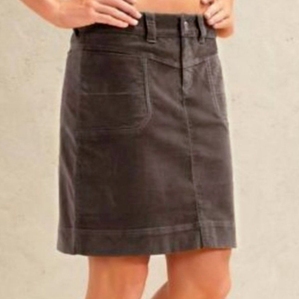 Athleta Dema Mini Skirt Brown Velvet Roseville Pockets Athleisure Hiking Size 4